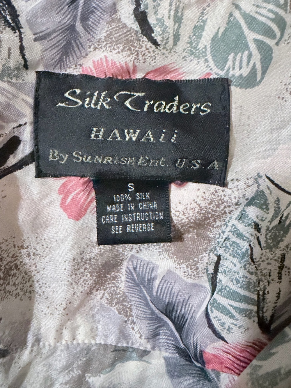 Men’s Floral Short-Sleeve Hawaiian Shirt - Pink Flowers size S - Picture 6 of 7